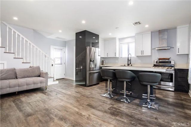 6424 Densmore, Van Nuys, CA 91406