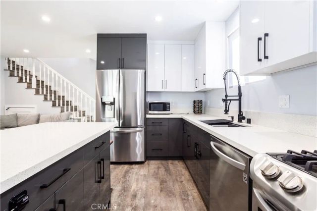 6424 Densmore, Van Nuys, CA 91406