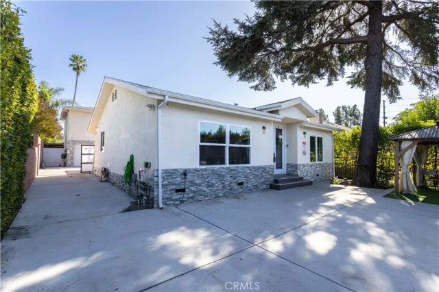 6424 Densmore, Van Nuys, CA 91406