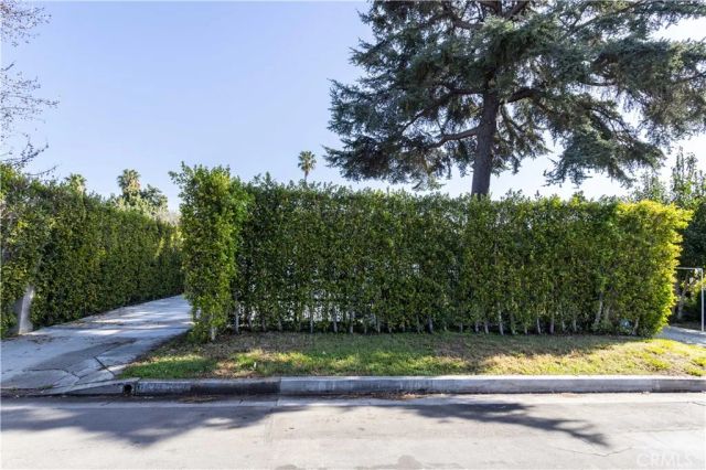 6424 Densmore, Van Nuys, CA 91406