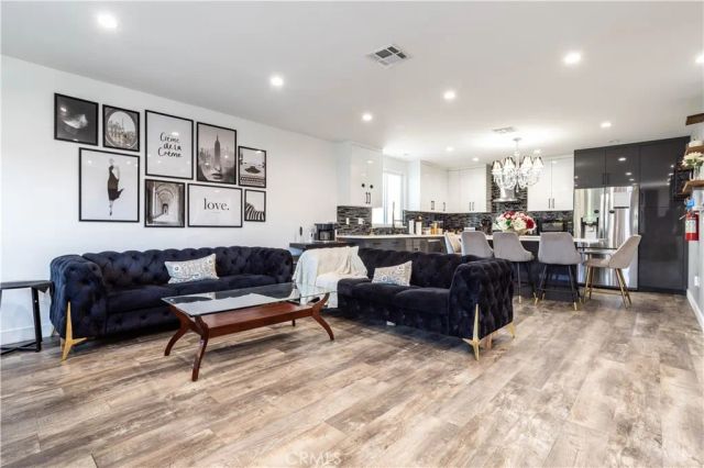 6424 Densmore, Van Nuys, CA 91406