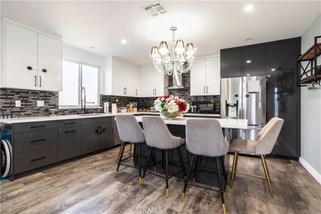 6424 Densmore, Van Nuys, CA 91406