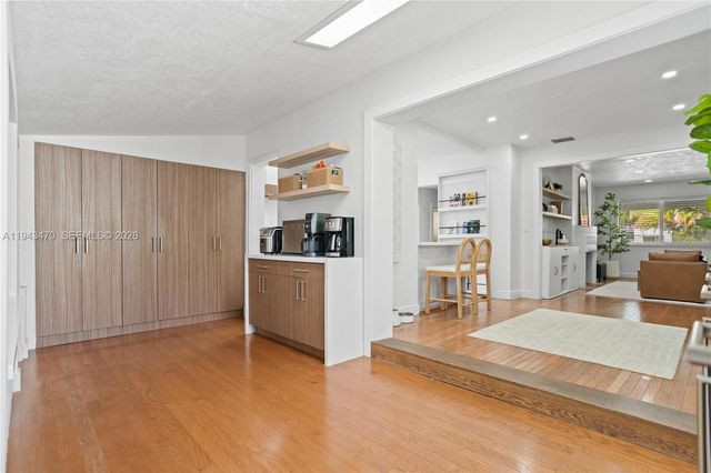 2498 SW 19th Ter, Miami, FL 33145