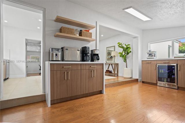 2498 SW 19th Ter, Miami, FL 33145