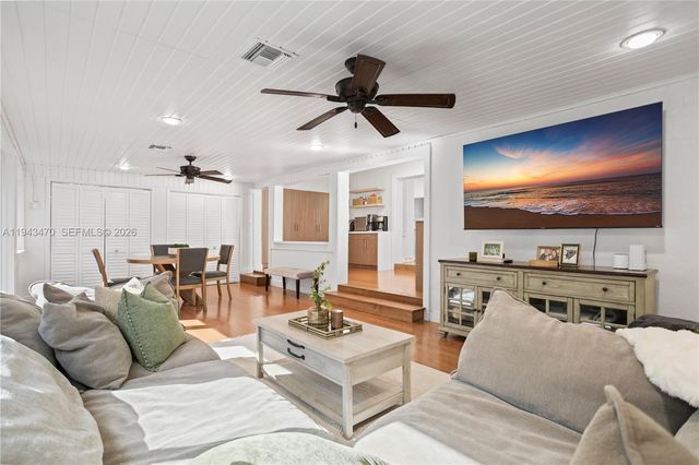 2498 SW 19th Ter, Miami, FL 33145