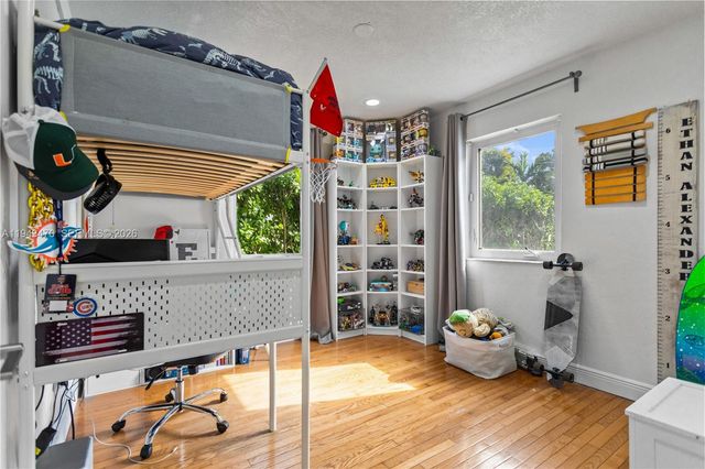 2498 SW 19th Ter, Miami, FL 33145