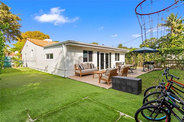 2498 SW 19th Ter, Miami, FL 33145