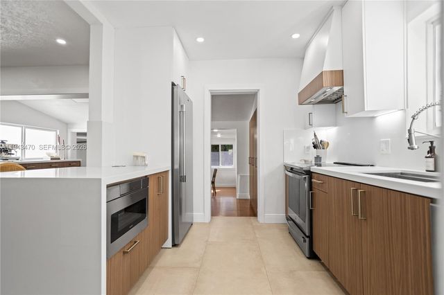 2498 SW 19th Ter, Miami, FL 33145