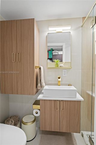 2498 SW 19th Ter, Miami, FL 33145