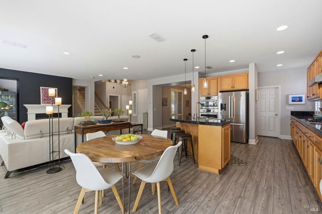 925 Pinot Noir Way, Windsor, CA 95492