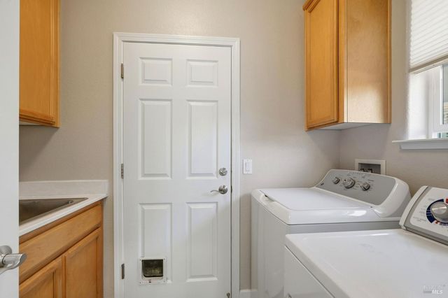 925 Pinot Noir Way, Windsor, CA 95492