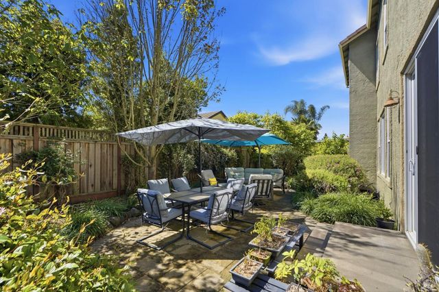 925 Pinot Noir Way, Windsor, CA 95492