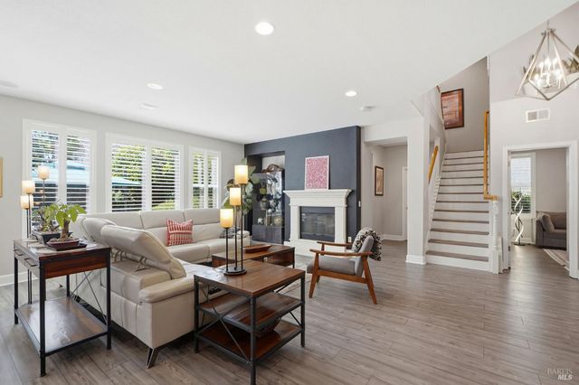 925 Pinot Noir Way, Windsor, CA 95492