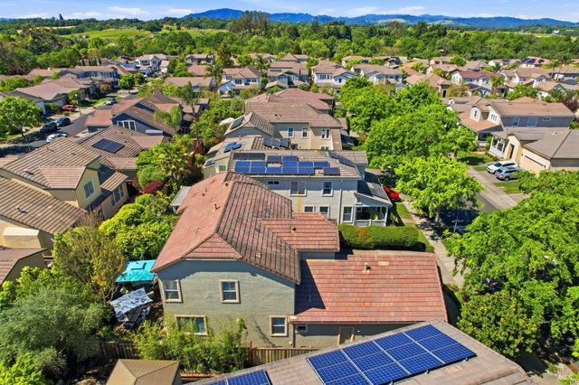 925 Pinot Noir Way, Windsor, CA 95492