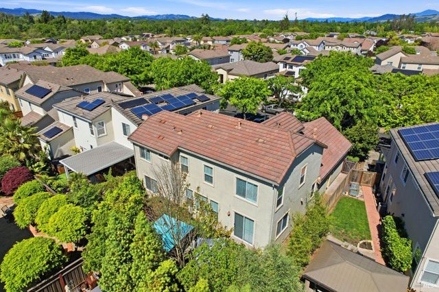 925 Pinot Noir Way, Windsor, CA 95492