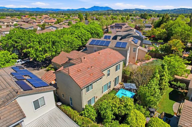 925 Pinot Noir Way, Windsor, CA 95492