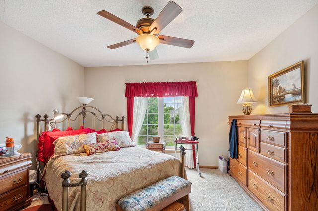 17830 Glasgow Way, Lakeville, MN 55044