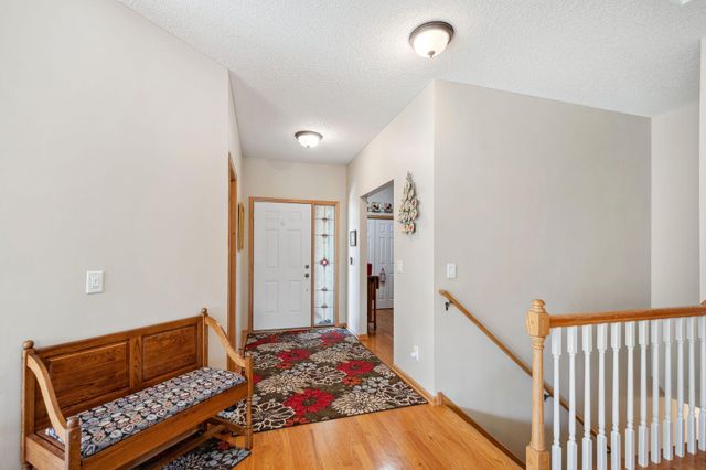 17830 Glasgow Way, Lakeville, MN 55044