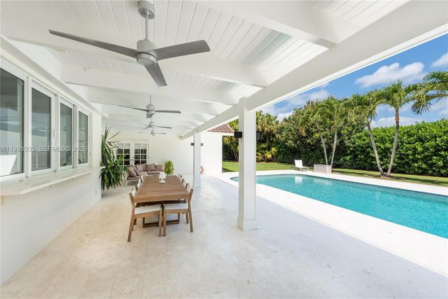 8001 SW 160th St, Palmetto Bay, FL 33157