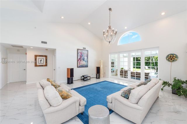 8001 SW 160th St, Palmetto Bay, FL 33157