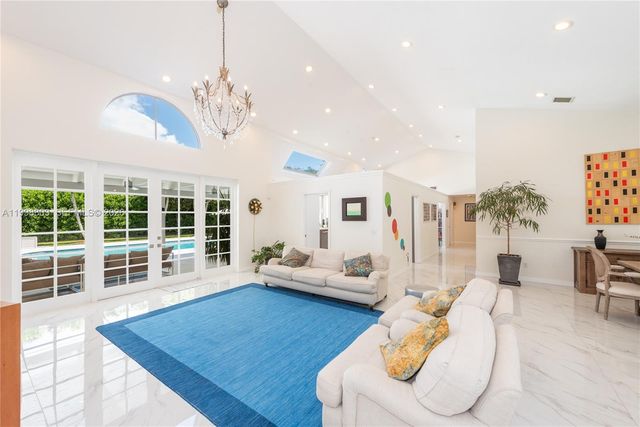 8001 SW 160th St, Palmetto Bay, FL 33157