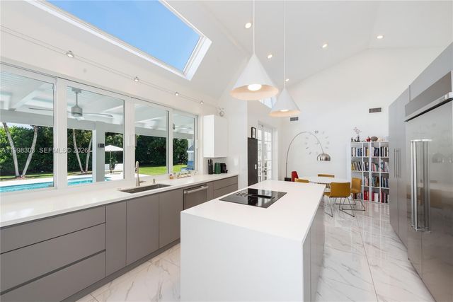 8001 SW 160th St, Palmetto Bay, FL 33157