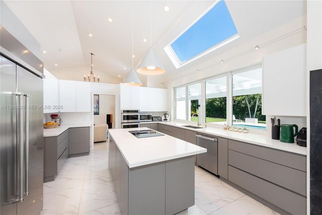 8001 SW 160th St, Palmetto Bay, FL 33157