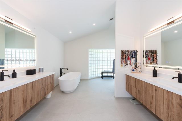 8001 SW 160th St, Palmetto Bay, FL 33157