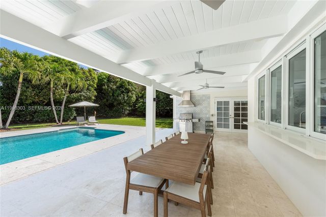 8001 SW 160th St, Palmetto Bay, FL 33157