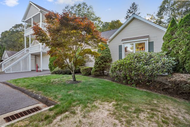 55 Copper Creek Circle 55, Newtown, CT 06470
