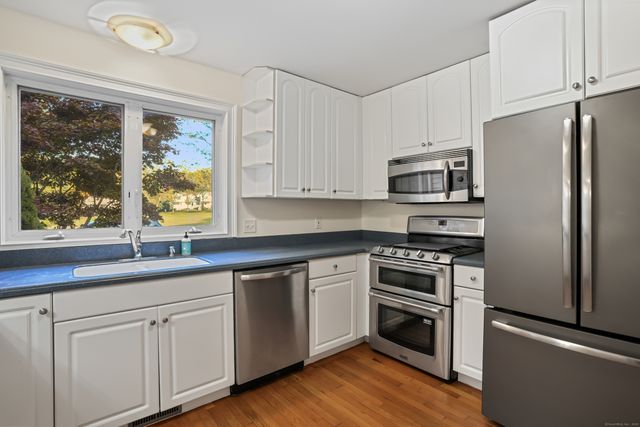 55 Copper Creek Circle 55, Newtown, CT 06470