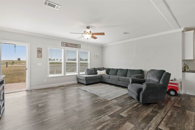 2135 County Road 176, Whitesboro, TX 76273