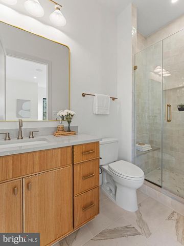 406 DOVE CIR SW, Vienna, VA 22180