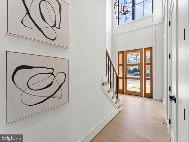 406 DOVE CIR SW, Vienna, VA 22180