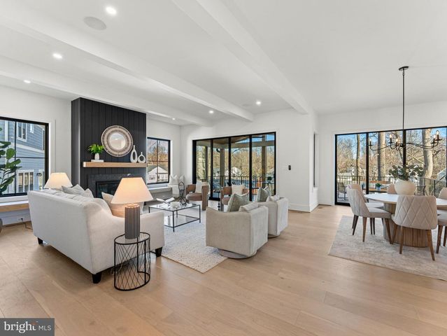 406 DOVE CIR SW, Vienna, VA 22180