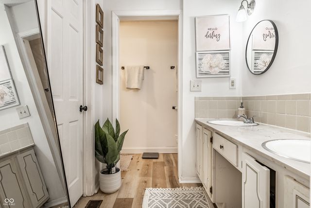 6503 Park Central Way B, Indianapolis, IN 46260