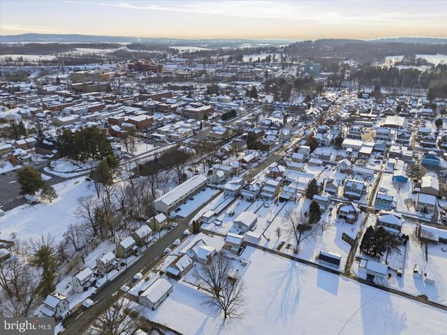 141 E HUMMELSTOWN ST, Elizabethtown, PA 17022