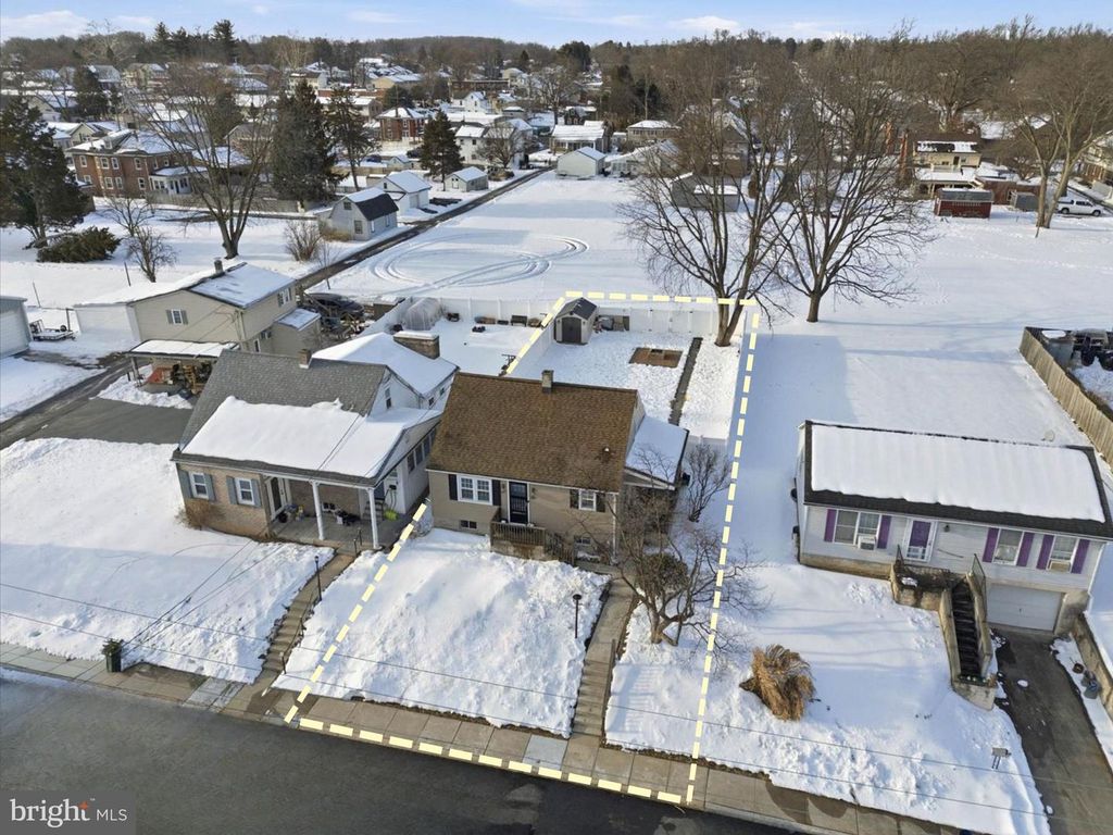 141 E HUMMELSTOWN ST, Elizabethtown, PA 17022