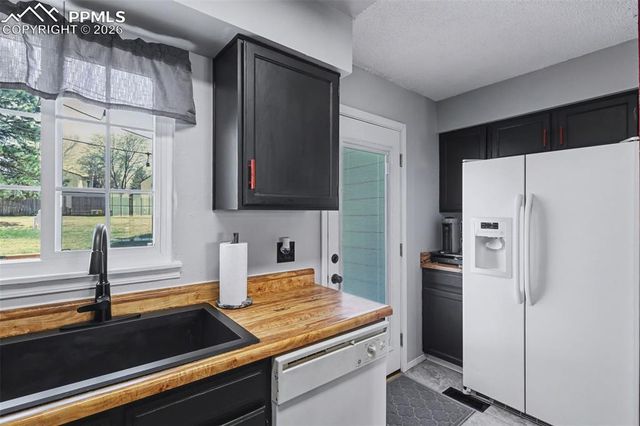 3319 Queen Anne Way, Colorado Springs, CO 80917