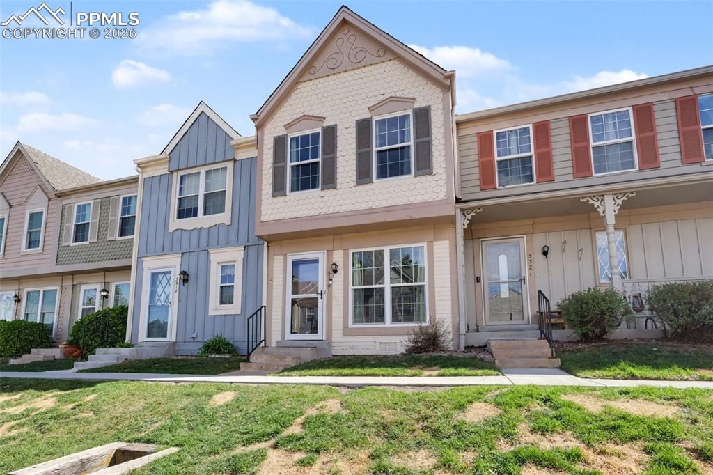 3319 Queen Anne Way, Colorado Springs, CO 80917