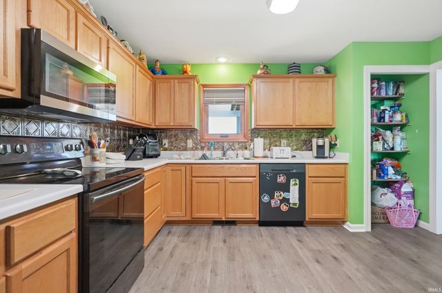 7505 Black Road, New Haven, IN 46774
