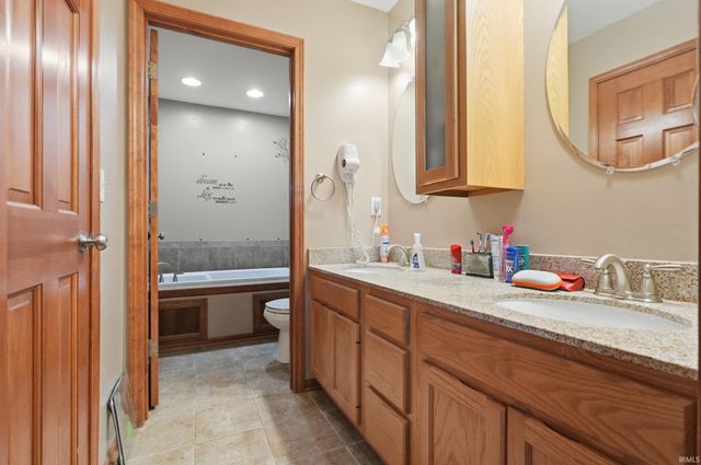 7505 Black Road, New Haven, IN 46774