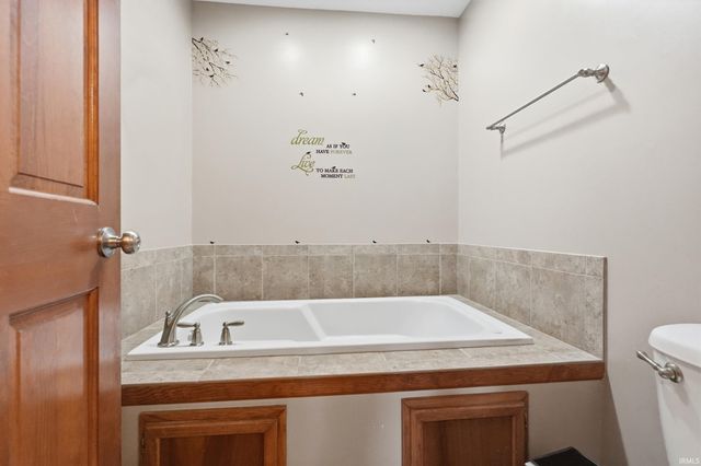 7505 Black Road, New Haven, IN 46774