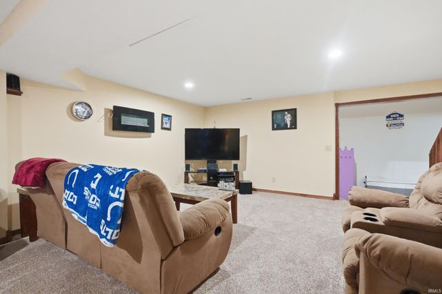 7505 Black Road, New Haven, IN 46774