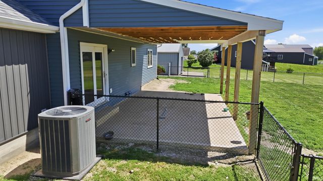 7505 Black Road, New Haven, IN 46774
