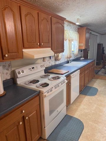 1444 Scott Lake Road, Summerton, SC 29148