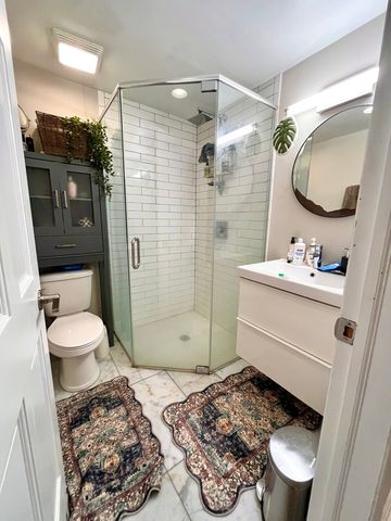2757 W Logan Boulevard 1, Chicago, IL 60647