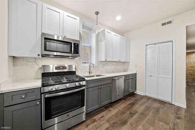 2757 W Logan Boulevard 1, Chicago, IL 60647