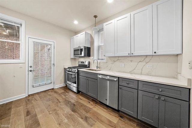 2757 W Logan Boulevard 1, Chicago, IL 60647
