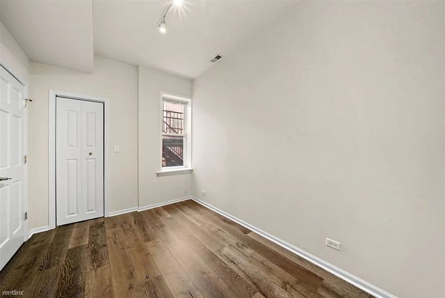 2757 W Logan Boulevard 1, Chicago, IL 60647